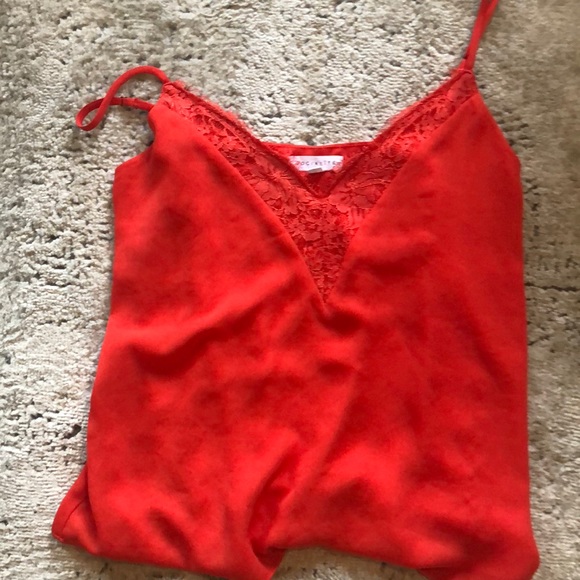 Socialite Tops - Pretty red cami small